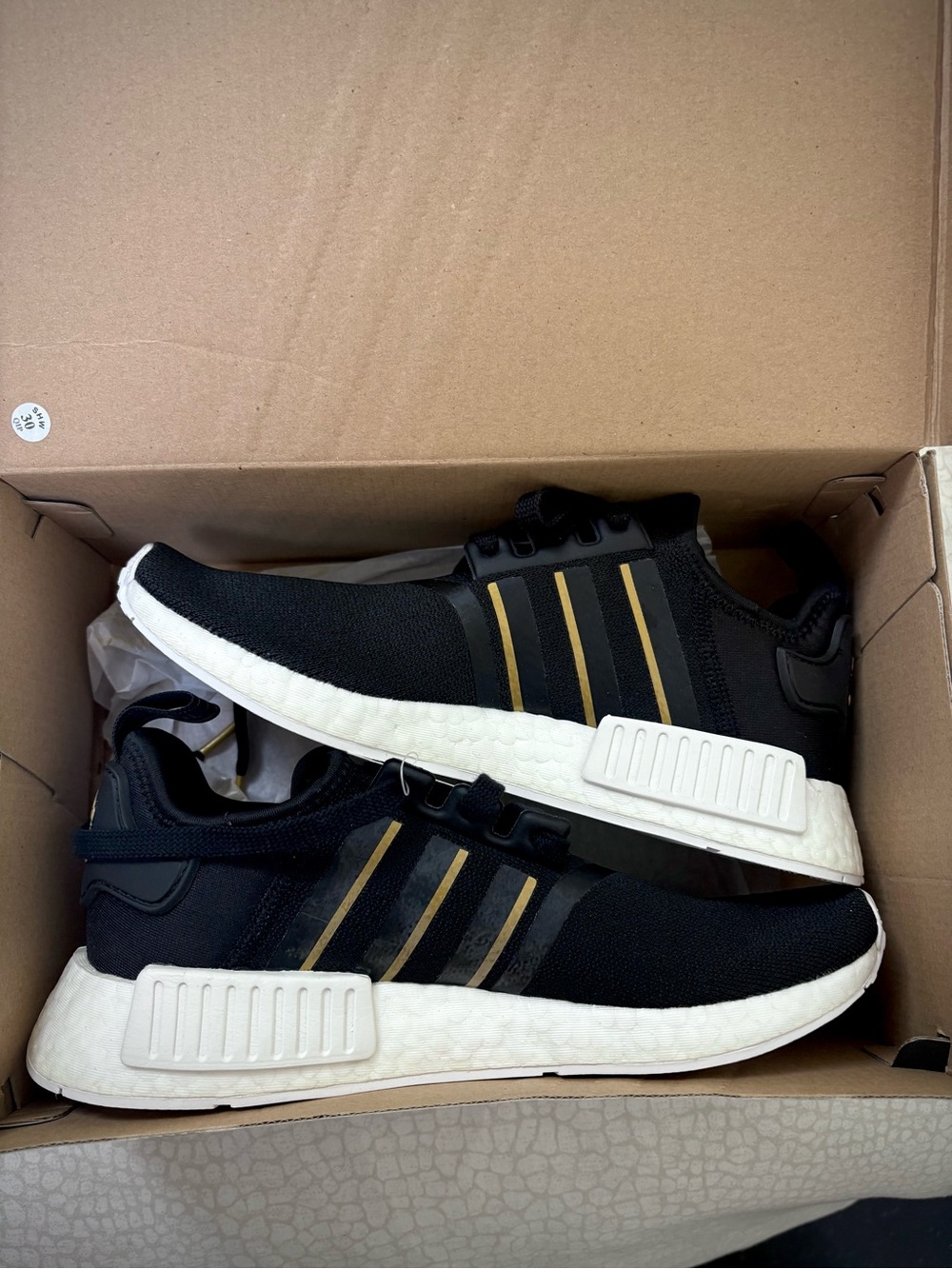 NWT❗️Adidas Women’s Black & Gold NMD R1 Sneakers